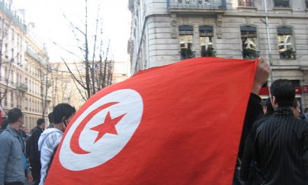TUNISIA. Sospesa la democrazia, dilaga la crisi