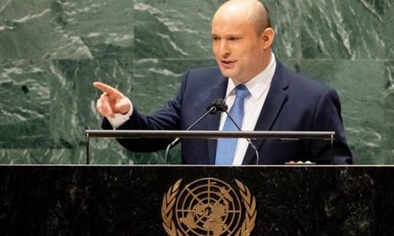 Bennett all’Onu: minaccia di guerra l’Iran, ignora i palestinesi