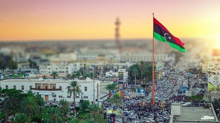 Impoverita e divisa, Libia in piazza contro tutti