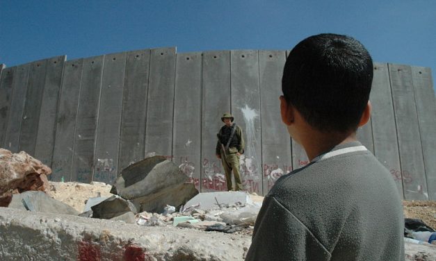 CISGIORDANIA. Israele aggiunge un nuovo Muro al vecchio Muro