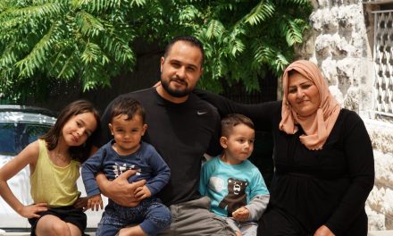 VIDEO. Gerusalemme. Dichiarata “assente” la famiglia palestinese Sumarin rischia l’espulsione da Silwan
