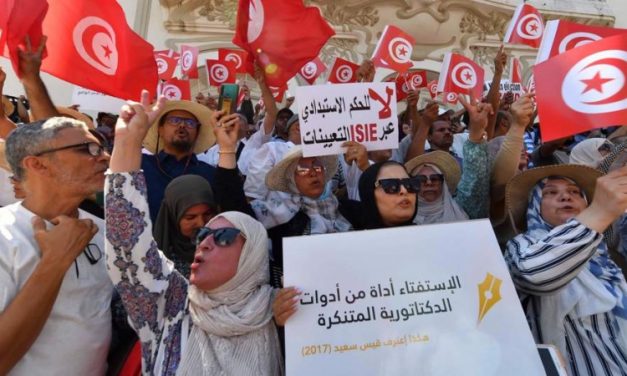 TUNISIA. Saied festeggia la sua nuova costituzione