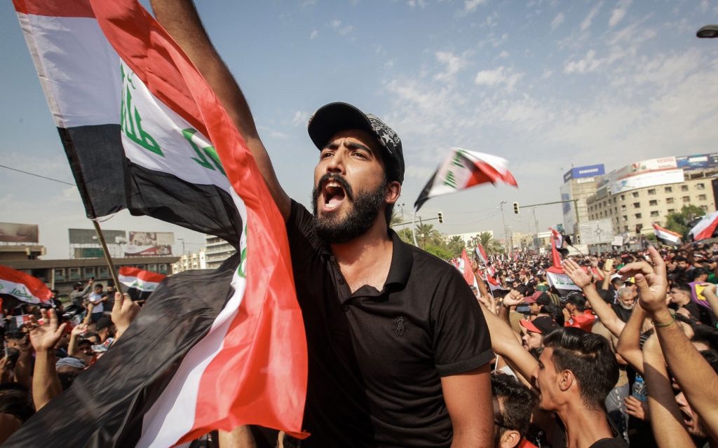 IRAQ. Manifestanti assaltano il parlamento