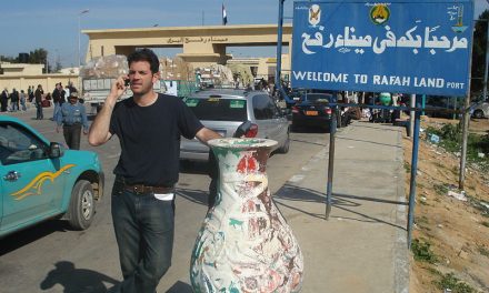 GAZA. “Non lo rifarei mai più”: la difficile situazione di chi entra ed esce dal valico di Rafah