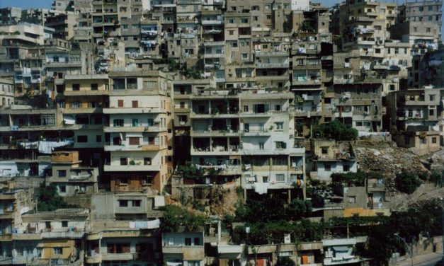 TRIPOLI DEL LIBANO. La povertà nella “città dei miliardari” provoca una migrazione letale