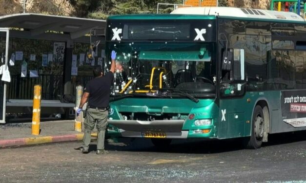 Bomba a Gerusalemme, morto un ragazzo israeliano. Esercito uccide 16enne palestinese