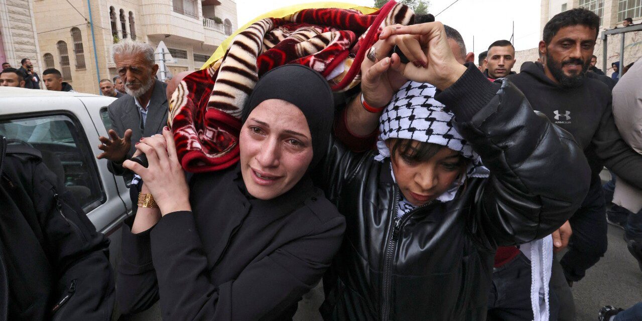 VIDEO. Cisgiordania: tre coloni accoltellati a morte e una ragazza palestinese uccisa dai soldati