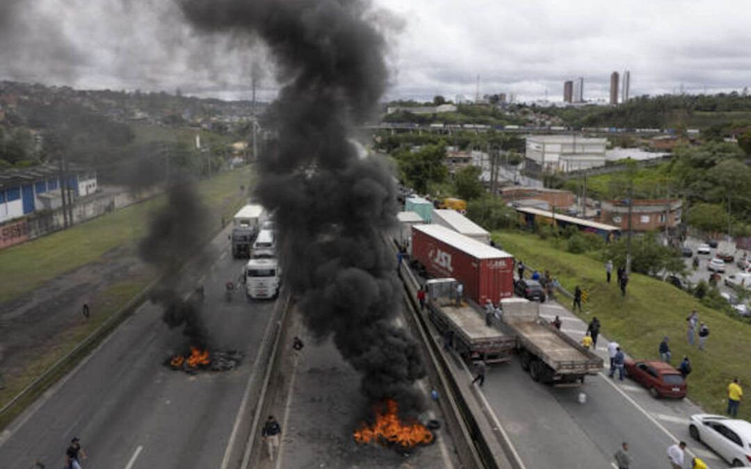 PODCAST. Brasile, sostenitori di Bolsonaro bloccano strade e autostrade