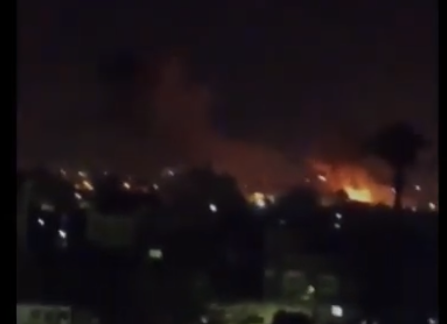 VIDEO. Bombe su Gaza, lanci di razzi, scontri tra coloni israeliani e palestinesi a Gerusalemme