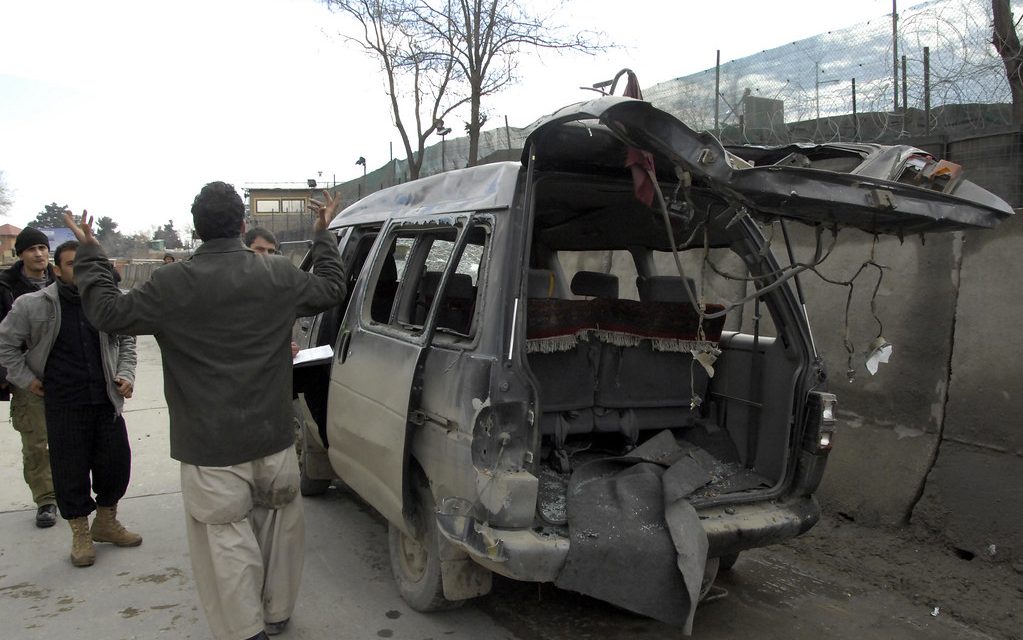 AFGHANISTAN. Ancora un attentato kamikaze a Kabul: 5 morti e decine di feriti