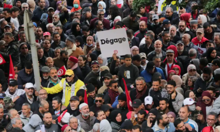 Bavaglio e retate di oppositori; Tunisia a un passo dal default