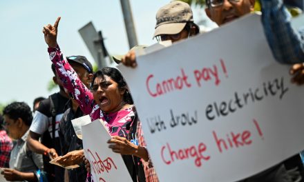 Schiantato dal debito, lo Sri Lanka attende l’FMI