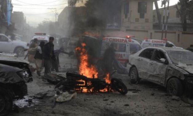 PAKISTAN. Attacco suicida, almeno nove soldati morti