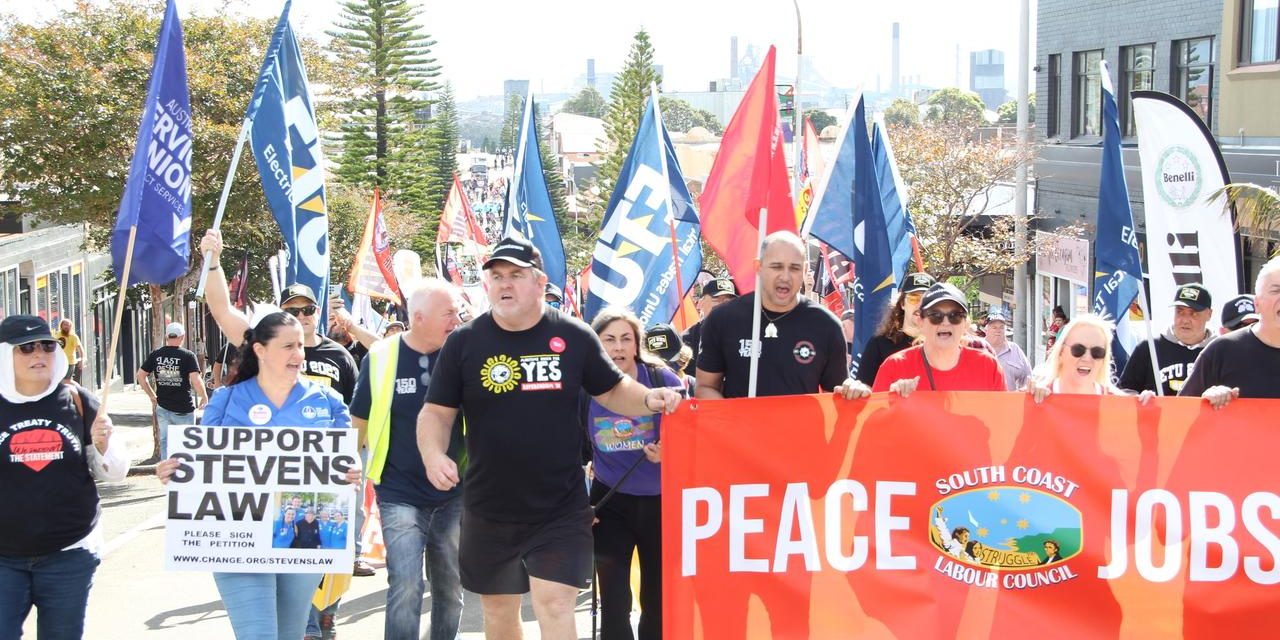 Australia: migliaia in piazza contro la base per i sottomarini nucleari