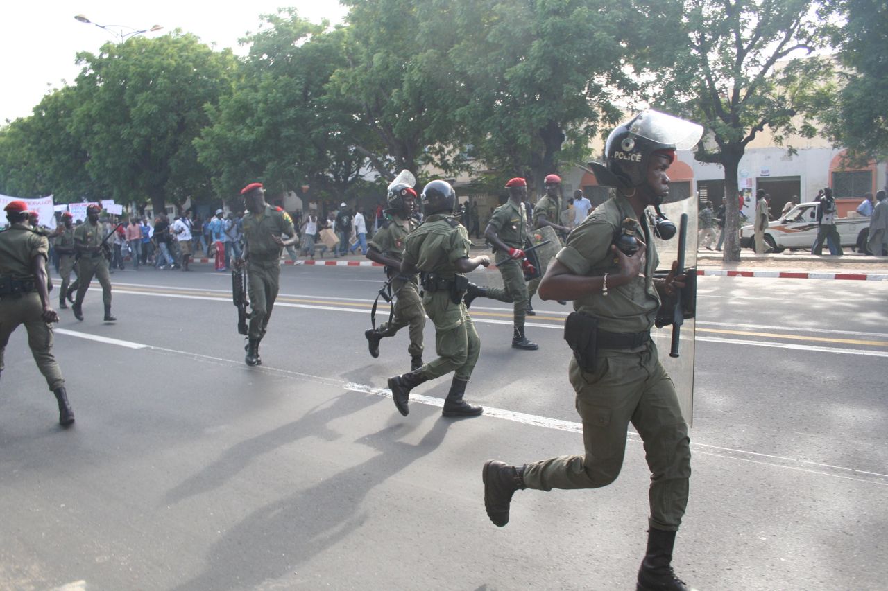 SENEGAL – Morti e feriti nelle proteste, la deriva autoritaria di Macky Sall