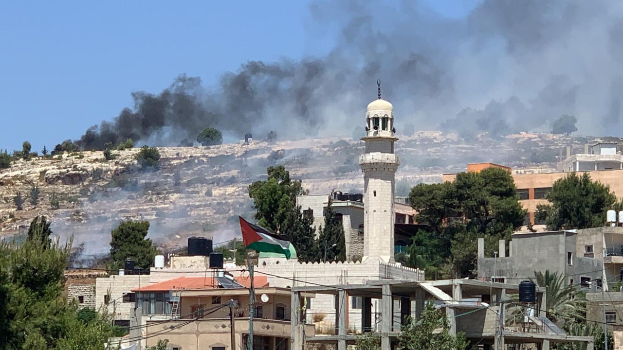 Ancora un raid di coloni israeliani in Cisgiordania. L’esercito uccide due palestinesi armati