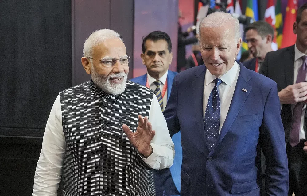 G20, Arundhati Roy: “Biden, Macron sanno cosa succede in India ma tacciono”