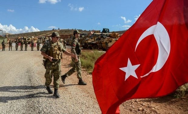 La Turchia proroga l’occupazione della Siria del Nord. Bombe sui curdi