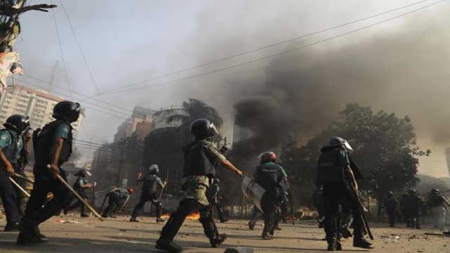 Bangladesh. Migliaia di arresti e morti prima delle elezioni