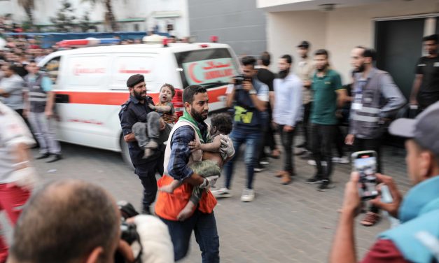 GAZA. Oltre 30 morti in raid aereo su scuola Unrwa