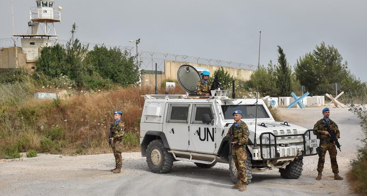 Israele manda i droni contro l’Onu. Unifil: “Granate a venti metri da noi”