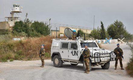 Israele manda i droni contro l’Onu. Unifil: “Granate a venti metri da noi”