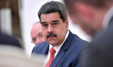 Petrolio e sanzioni nel dispositivo di guerra ibrida contro il Venezuela