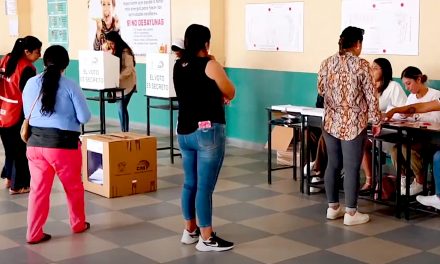 ECUADOR. Vince il Sì al Referendum, previsto rimpasto di governo