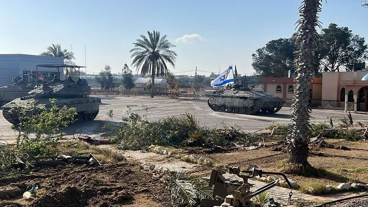 GAZA. Carri armati israeliani a Rafah, civili in fuga