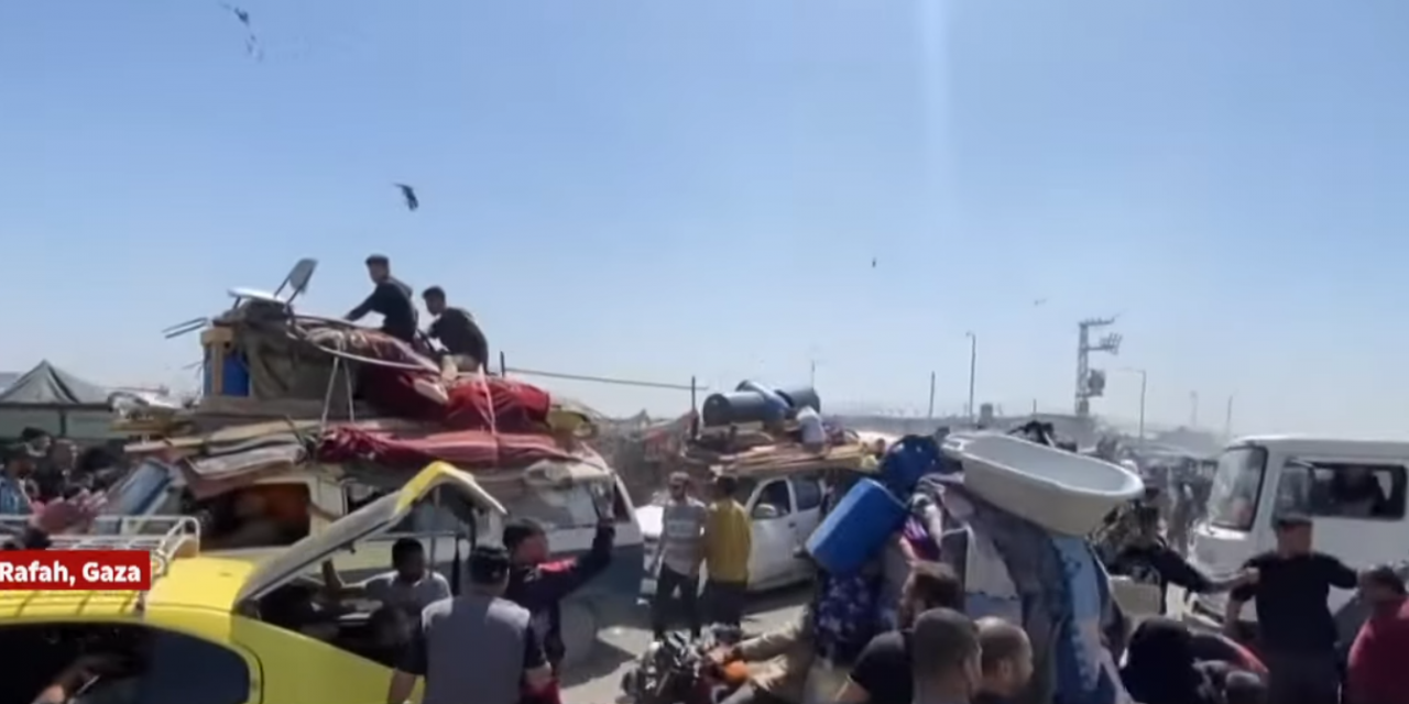 GAZA. Le scene della Nakba si ripetono: Rafah nel panico per l’inizio dell’invasione israeliana