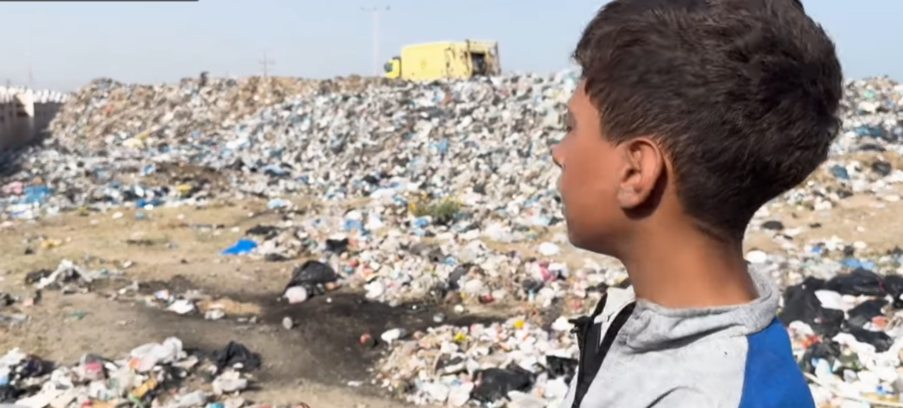 Insetti, rifiuti e malattie. Catastrofe sanitaria a Gaza sotto attacco