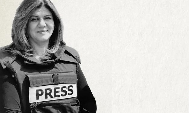 Due anni fa l’assassinio della giornalista Shireen Abu Akleh. RSF: “Aspettiamo ancora giustizia”