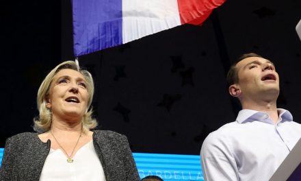 La Francia al voto, spaventata dai fascisti e dal declino