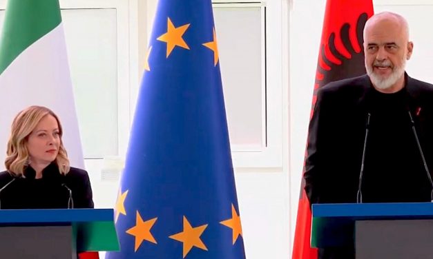 Tutto “dentro gli schemi” nell’accordo per i migranti tra Italia e Albania