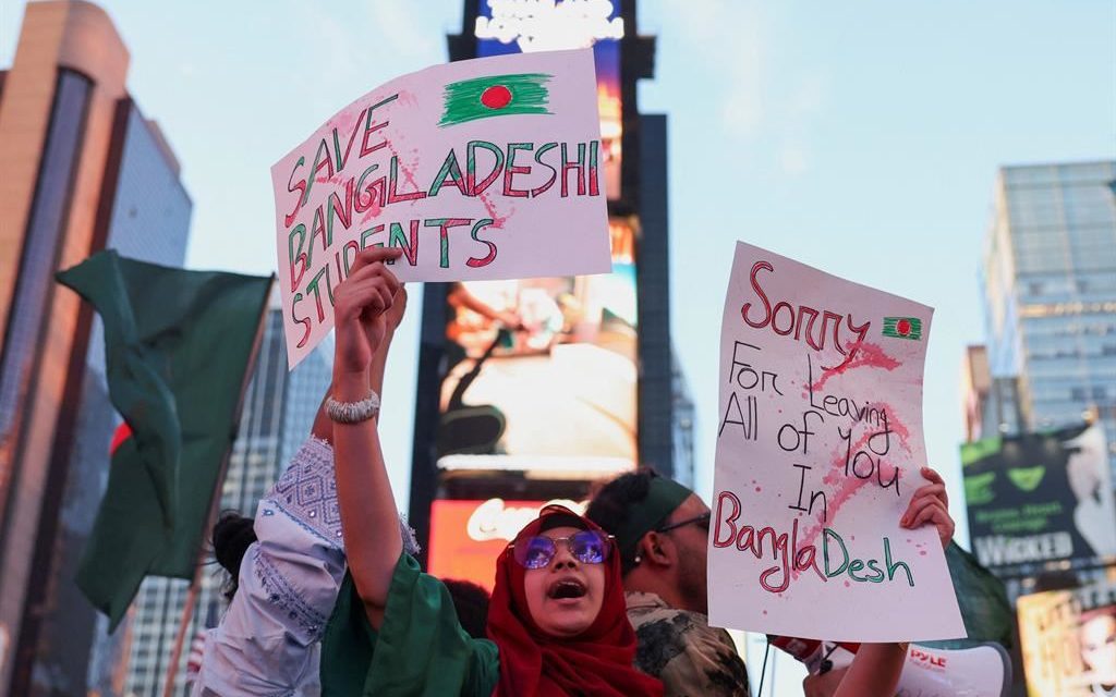 Bangladesh. Continuano le proteste degli studenti, i morti sono decine