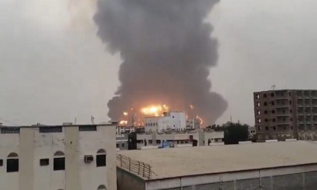 Attacco israeliano in Yemen dopo il drone su Tel Aviv. Gli Houthi: “Risponderemo”