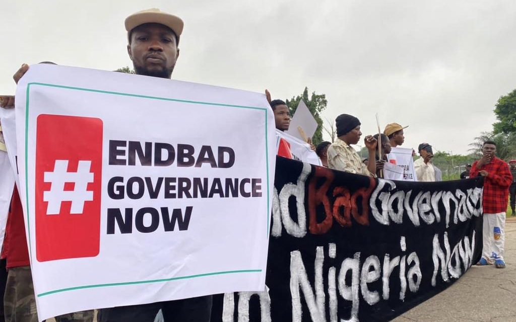 NIGERIA. Il movimento #EndbedGovernance fa i conti con la repressione e l’emergenza sociale