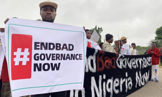 NIGERIA. Il movimento #EndbadGovernance fa i conti con la repressione e l’emergenza sociale