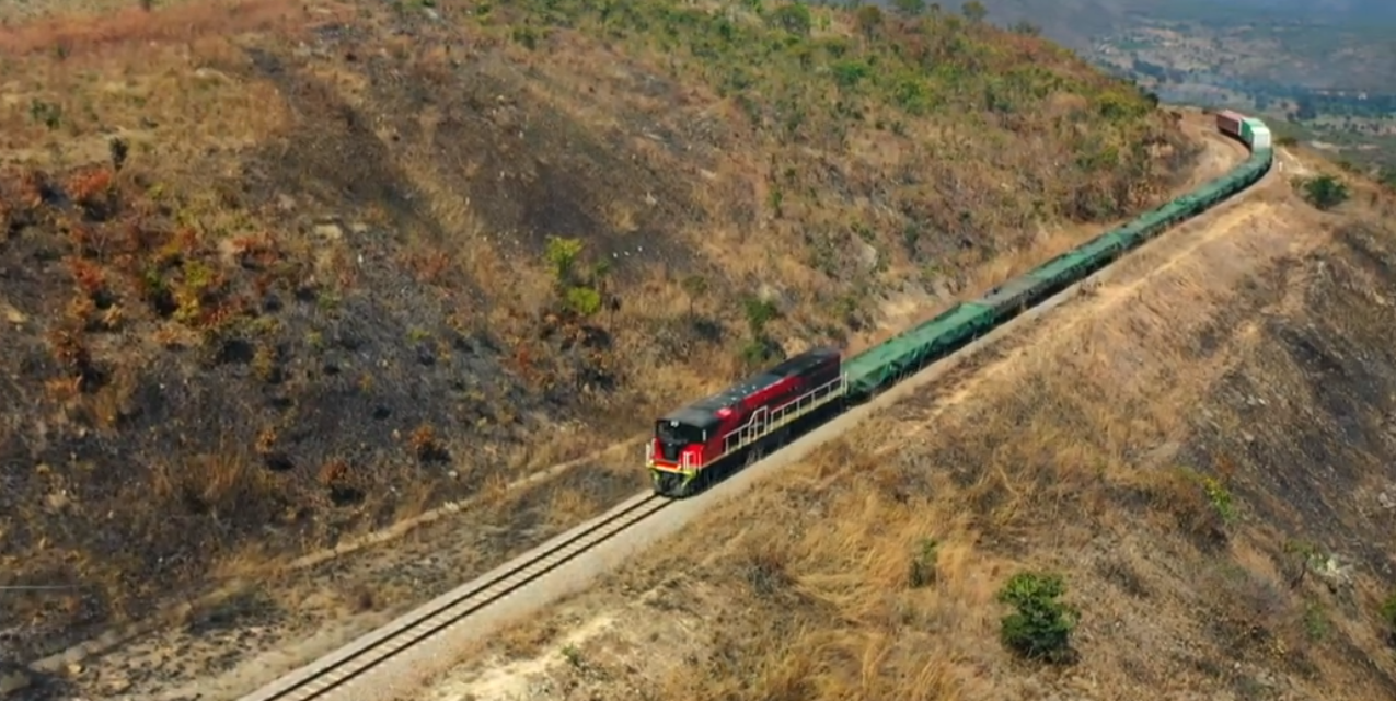 AFRICA. Biden in Angola, lo scontro con la Cina ora corre su una linea ferroviaria