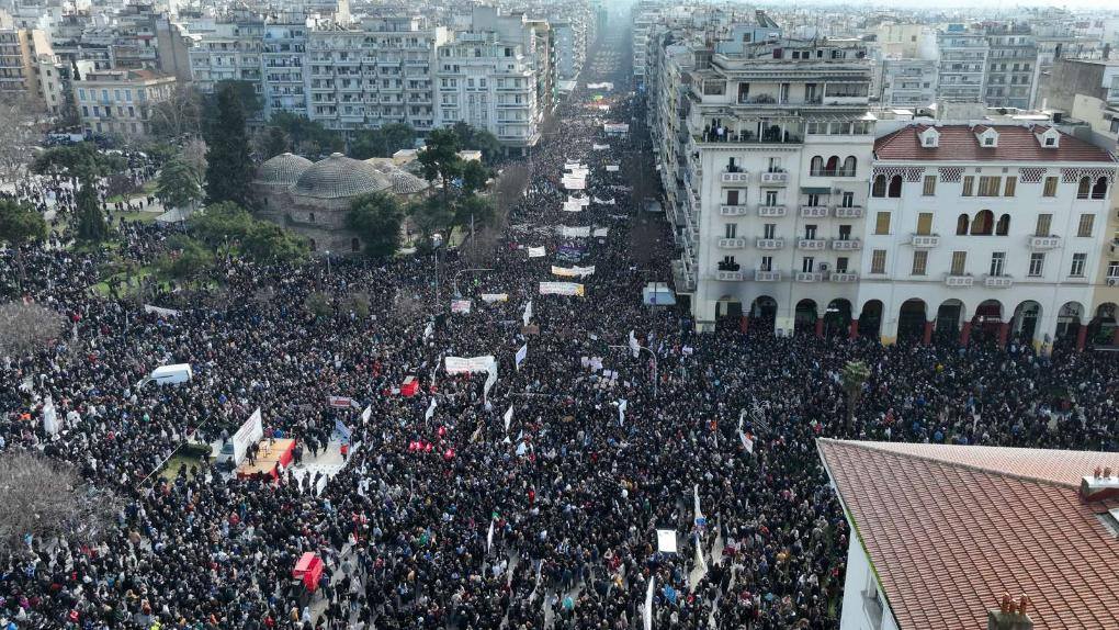 GRECIA: sciopero generale e manifestazioni oceaniche contro il governo