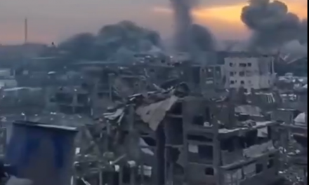 GAZA. Oltre 100 palestinesi uccisi in 24 ore, 33 in una scuola con gli sfollati
