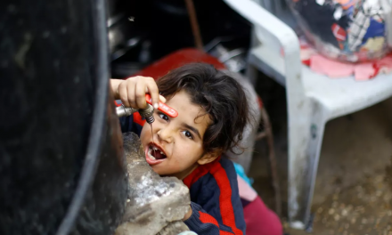 L’offensiva di Israele non risparmia l’acqua: Gaza ha sete e muore lentamente