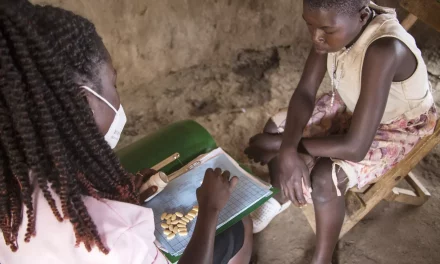 UGANDA. Centinaia di cliniche chiuse e niente più farmaci per HIV