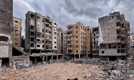 LIBANO. Vita a Dahieh, scampoli di normalità tra i bombardamenti
