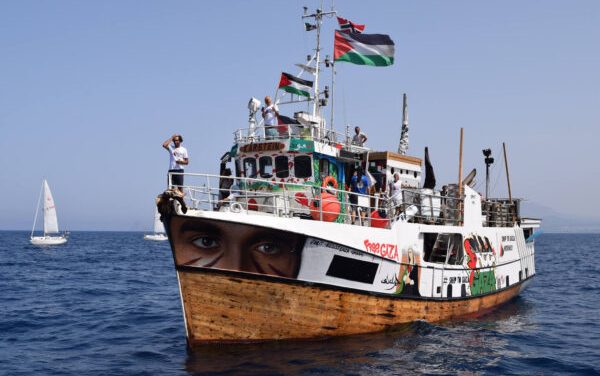 GAZA. Assaltata la Freedom Flotilla 2, gli attivisti portati a Ashdod