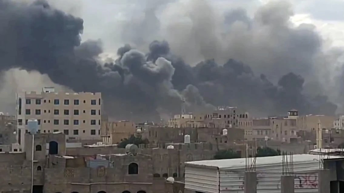 YEMEN. Israele bombarda l’aeroporto, Trump annuncia il cessate il fuoco