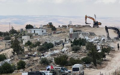 MASAFER YATTA. Le ruspe israeliane cancellano Khalet El Dabaa, 100 palestinesi in strada