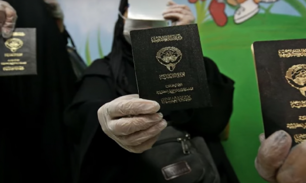 KUWAIT. Stretta autoritaria sulla cittadinanza: oltre 42.000 le revoche