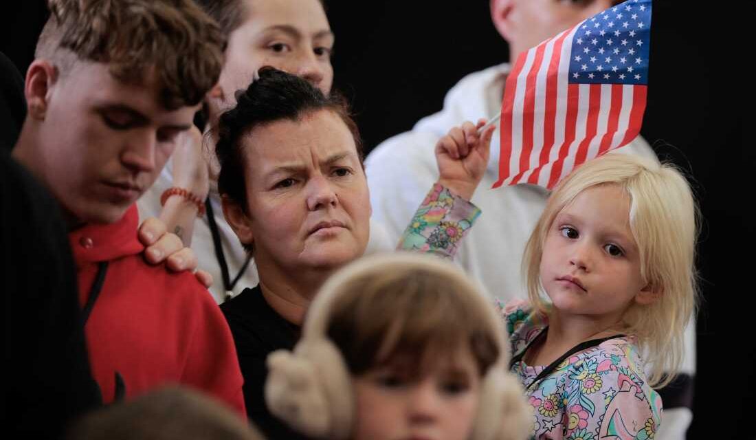 Trump accoglie i razzisti sudafricani negli Stati Uniti