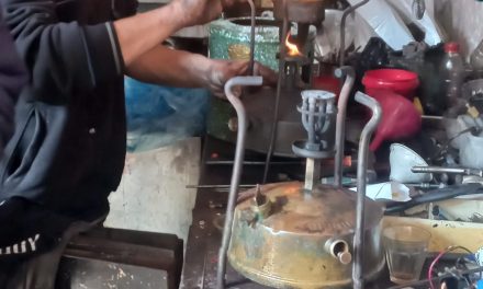 GAZA. Una fiamma in mezzo alle rovine: la vita che resiste sotto le bombe